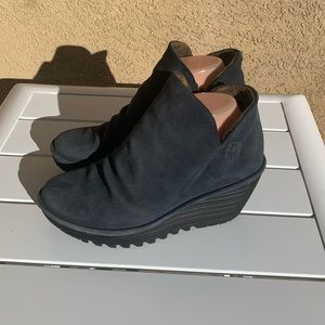 Fly London Yip Boots Blue Navy Suede size 38 (7.5-8)